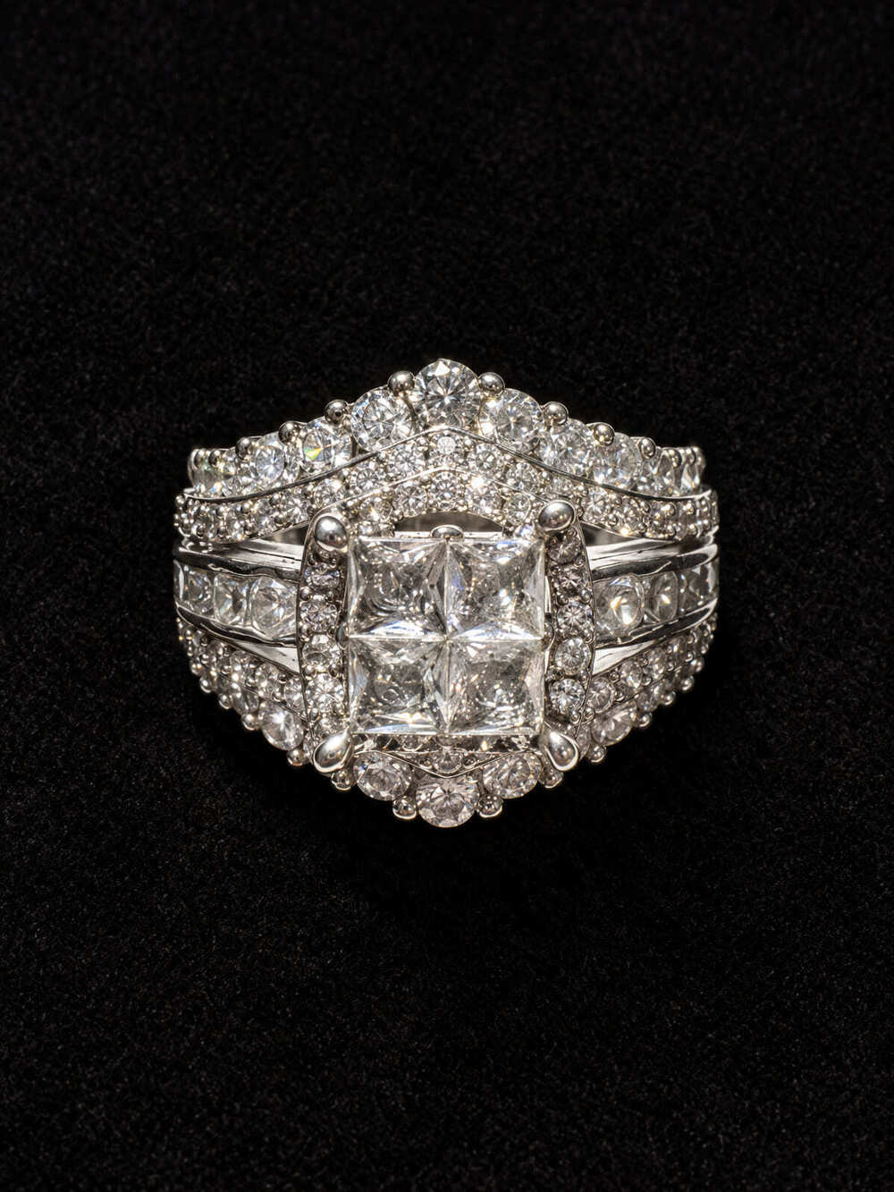 ⚜️ Crystal Cluster Cocktail Ring | Pavé Halo | Size 7 Silver-Tone 💗